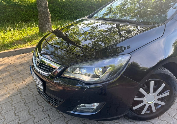 Opel Astra cena 27999 przebieg: 151000, rok produkcji 2011 z Trzebinia małe 466